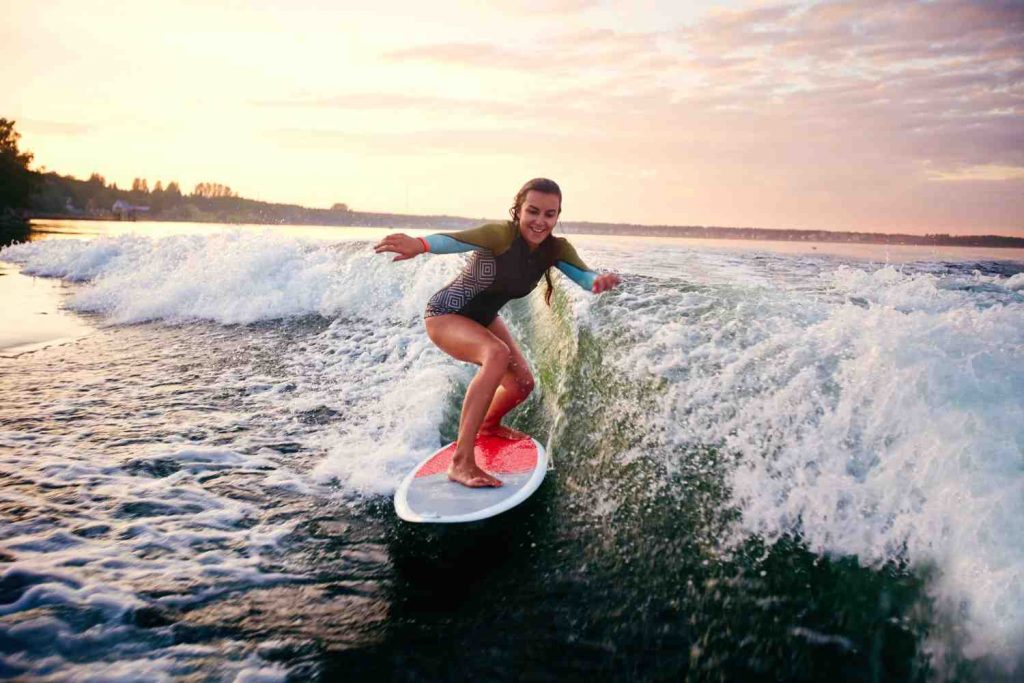 6 Astonishing Surfing Techniques for Riding Waves Like a Champion
